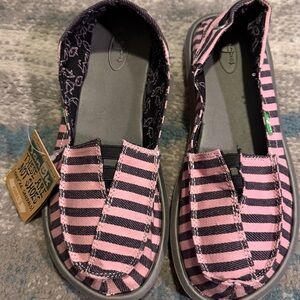 Sanuk Girls size 6 Castaway Striped Sandals Shoes